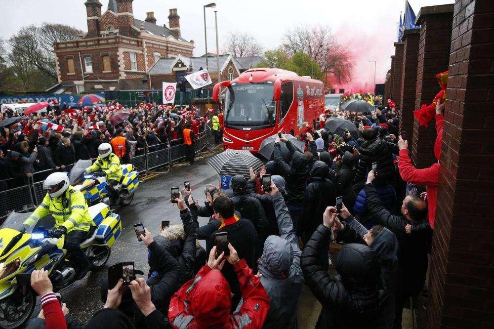 Vergogna a Liverpool, scatta il DASPO per i due romanisti arrestati in Inghilterra