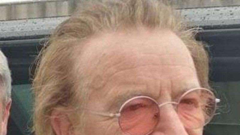FOTO - Bono Vox con la sciarpa del Napoli: il leader degli U2 si esibirà al San Carlo