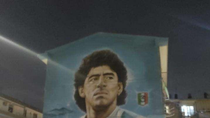 FOTO-VIDEO - C'è un altro Maradona in città: nuovo murale per Diego al rione Traiano