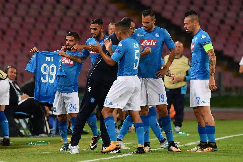 RILEGGI LIVE - Napoli-Feyenoord 3-1 (7' Insigne, 48' Mertens, 70' Callejon, 93' Amrabat): primo successo in Champions per gli azzurri!