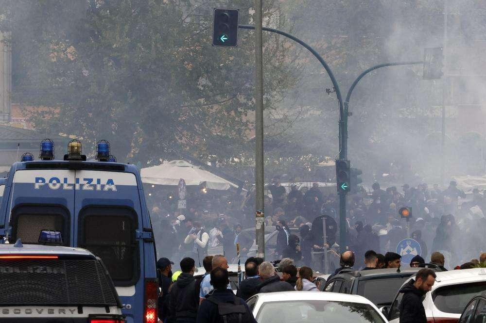 Ancora violenza in Serie A: scontri ultras Bologna e forze dell’ordine a Udine