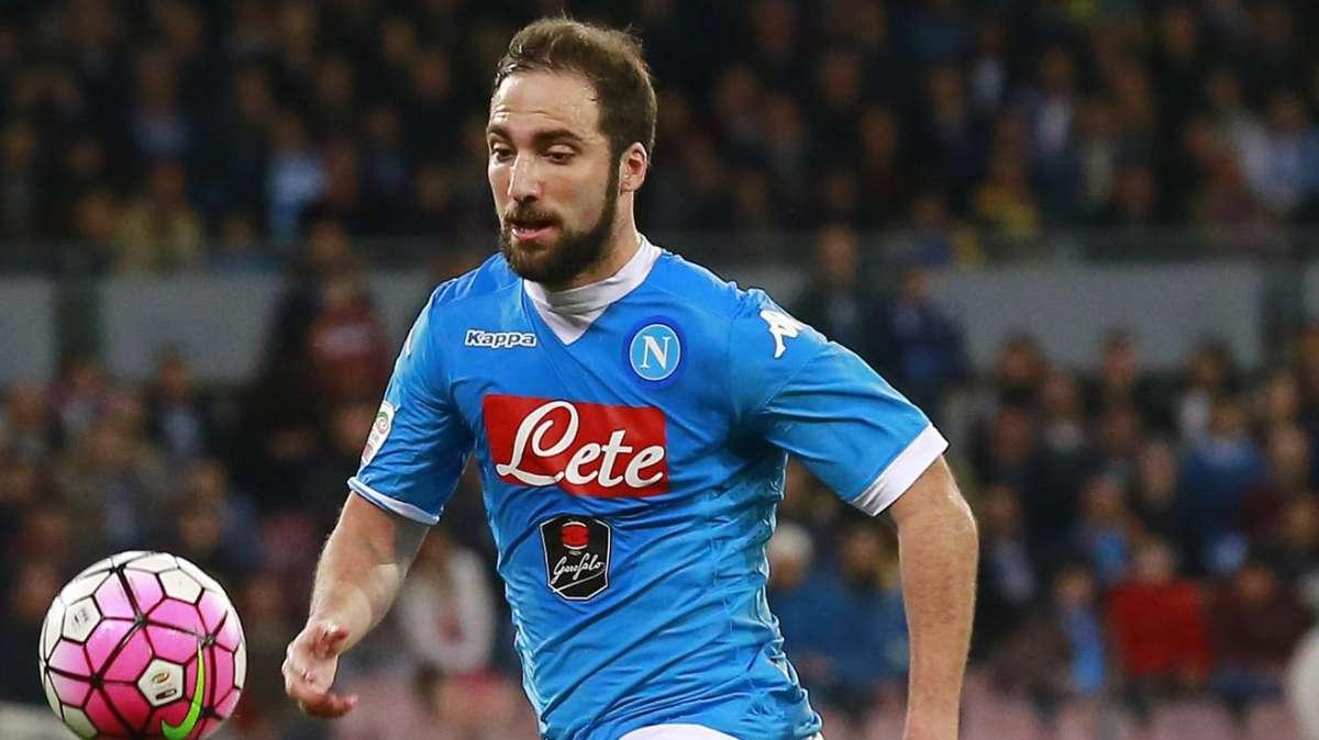 Il Napoli vince in rimonta in Europa League, l'ultima volta nel 2015: fu protagonista Higuain