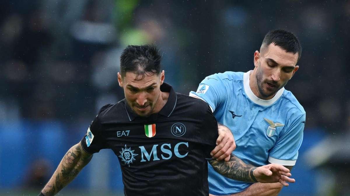 Politano suona la carica sui social: "Anno nuovo, sorrisi vecchi. Avanti così!"
