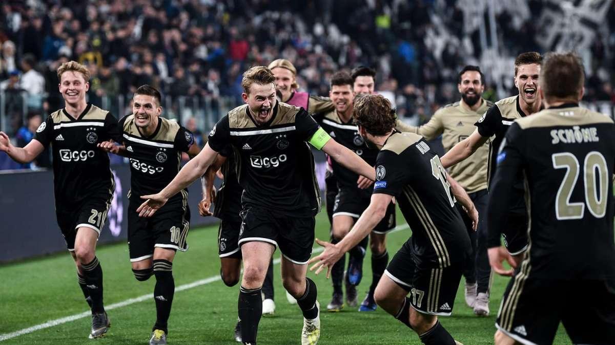Ajax, il club conferma: "13 persone hanno avuto il coronavirus"