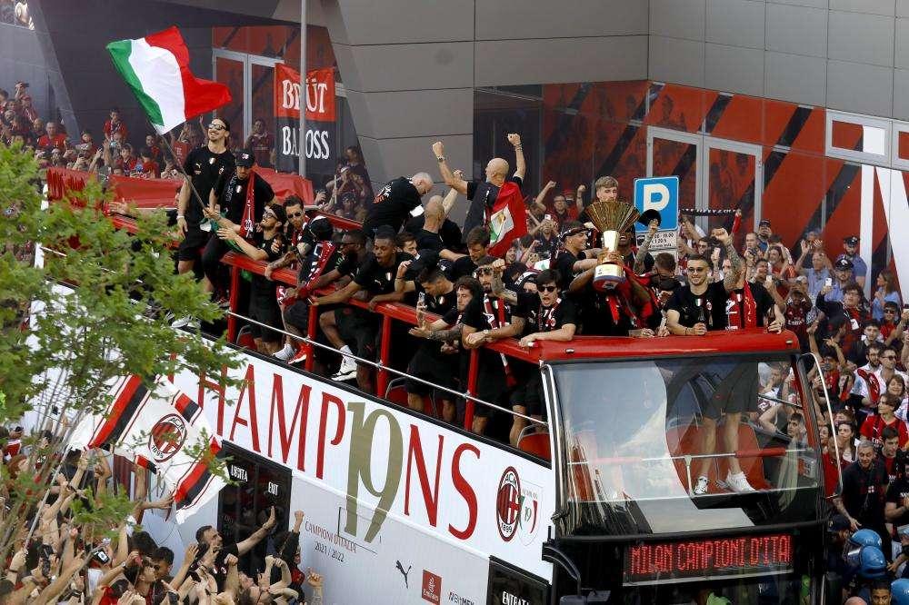 Striscione sfottò dei giocatori del Milan contro l'Inter: la procura FIGC apre un’inchiesta