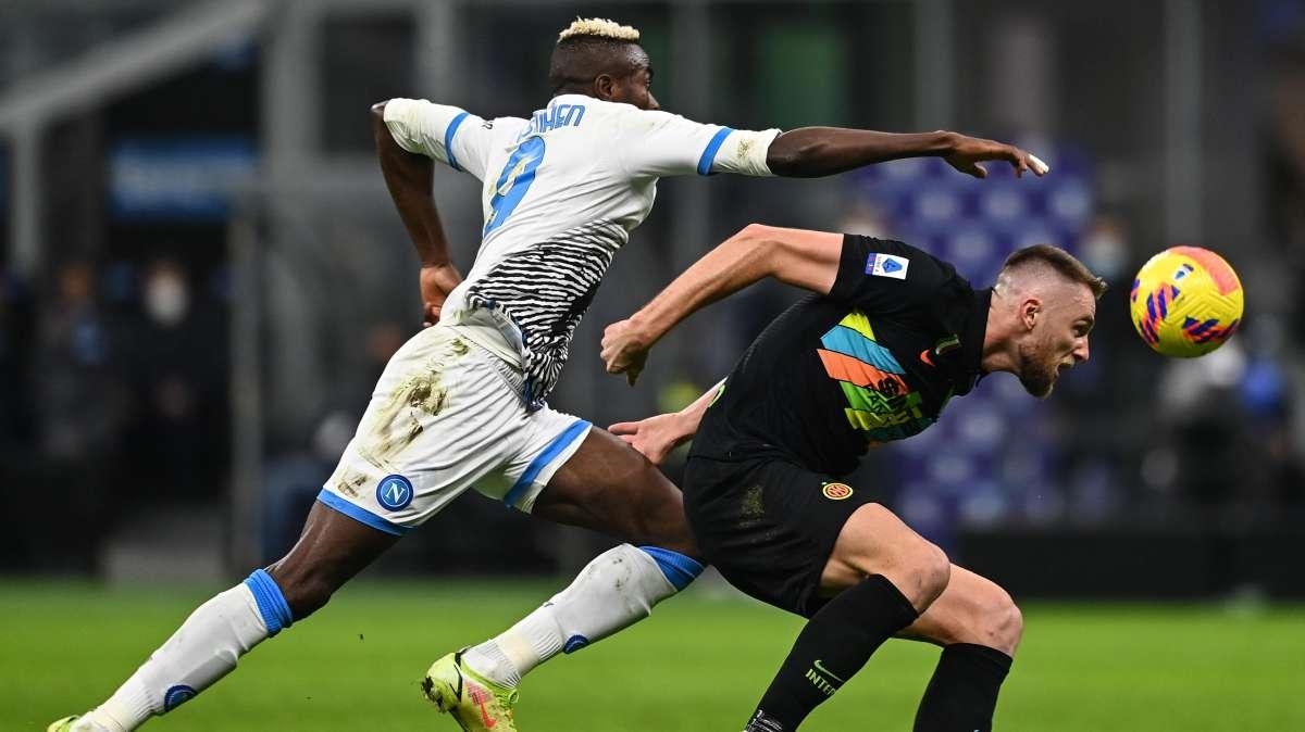 Botta tremenda all'occhio per Osimhen: dentro Petagna