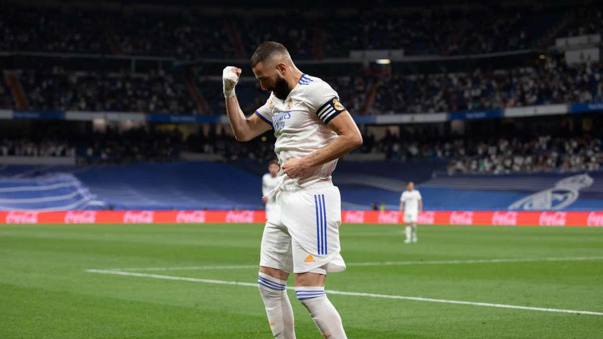 Il prossimo Pallone d’Oro Benzema incorona Ancelotti: “E’ il migliore al mondo”