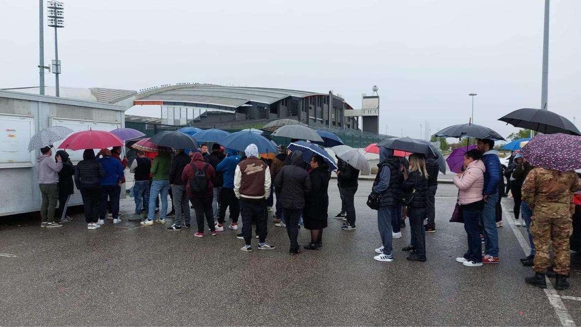 Corsa al biglietto a Udine: botteghino preso d’assalto da migliaia di tifosi napoletani