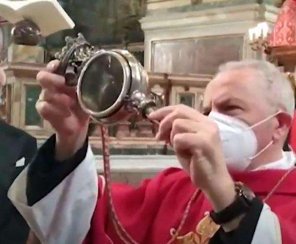 Napoli, non si ripete il miracolo di San Gennaro: "Il sangue è solido"