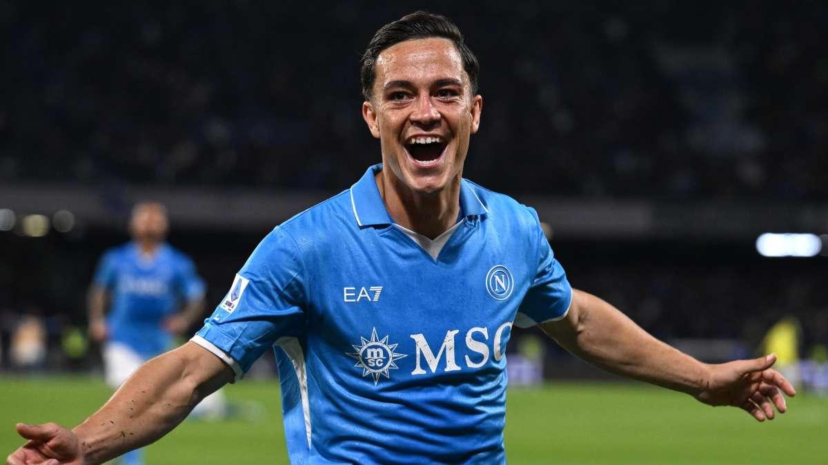 Standing ovation per Raspadori: secondo cambio per il Napoli