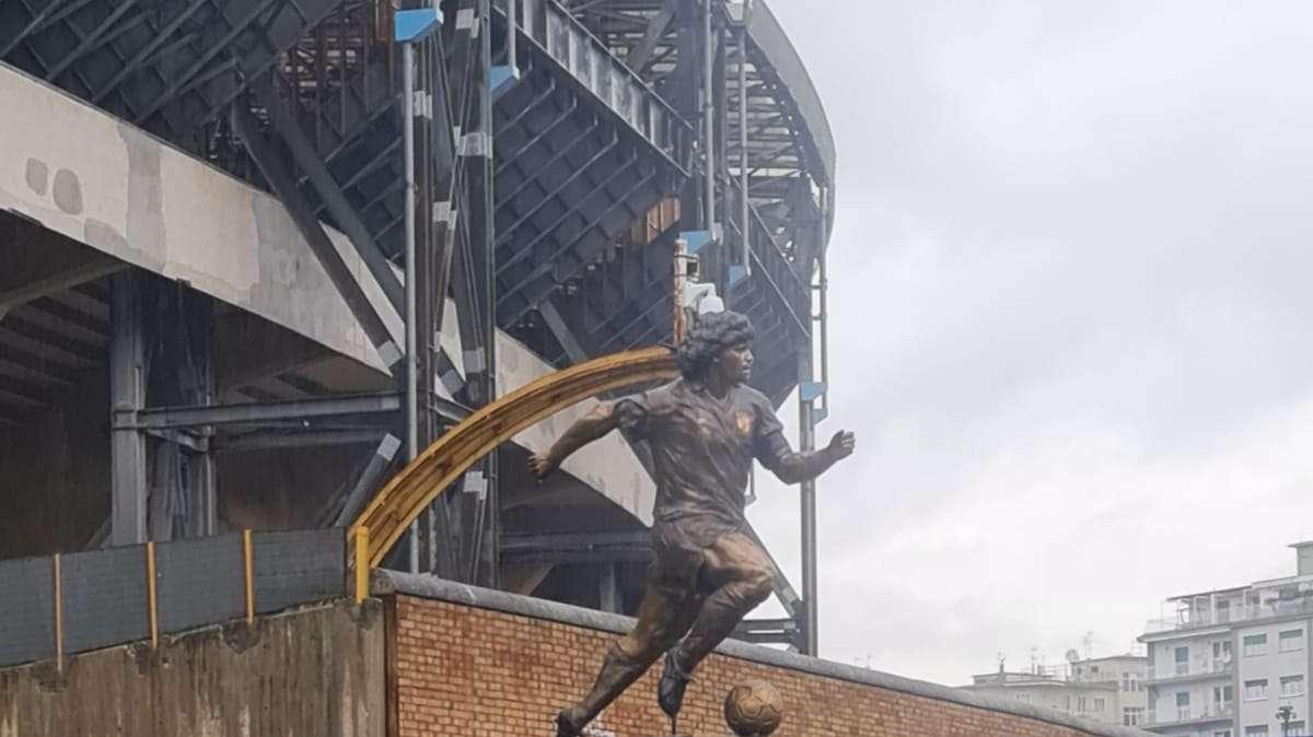 TN in Podcast - Maradona, lacrime e polemiche alla presentazione della statua
