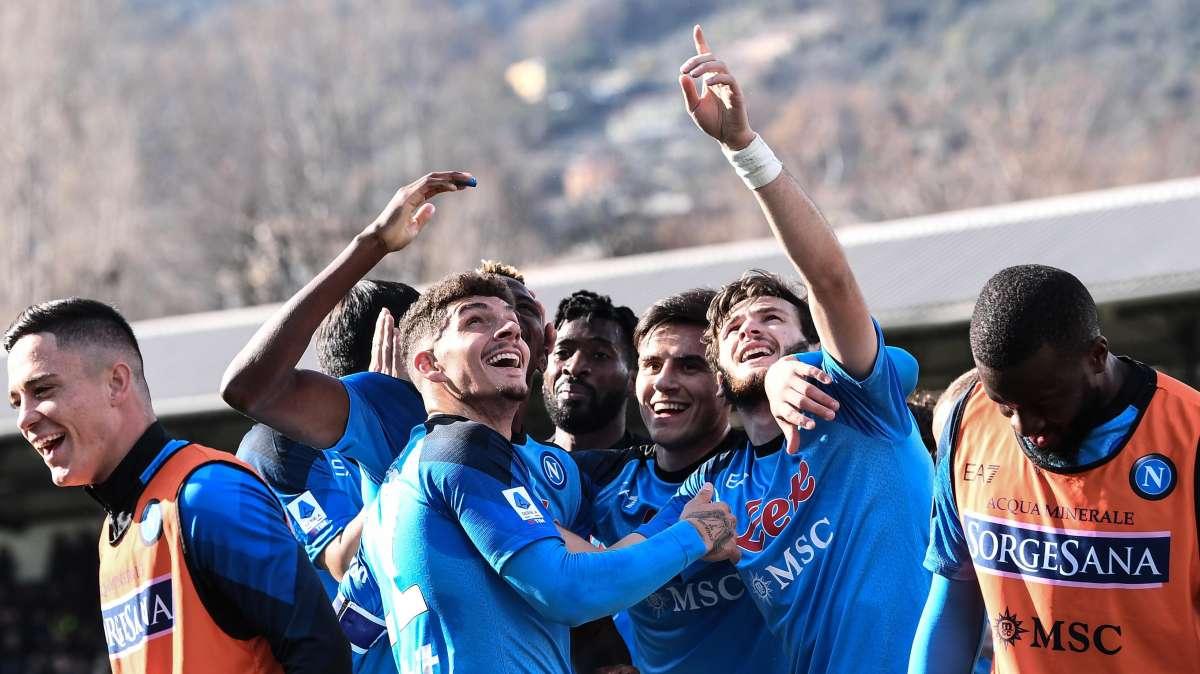 Di Lorenzo scherza sui social: "Kvara digli a Victor di scendere, dobbiamo esultare"