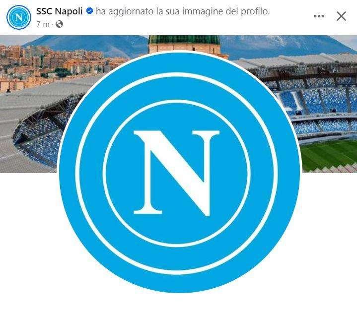 Napoli, indizio sul colore della nuova maglia? Come cambia il logo
