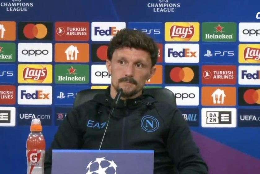 Mario Rui allontana i rumors: "Gruppo coeso, c'è compattezza tra squadra e staff"