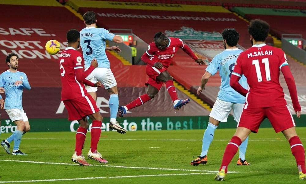 Premier, disastro Alisson: il Liverpool crolla 4-1 e il City vola