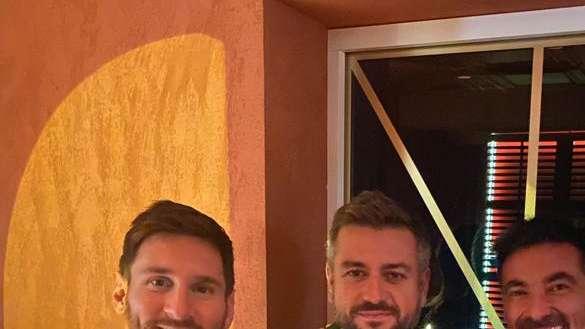 Spettacolo Lavezzi! Il Pocho mostra il figlioletto col completino del Napoli