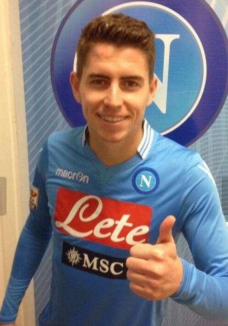 Jorginho si racconta a +N: "Grande progetto e tecnico vincente. Che emozione l'esordio! Persi punti, ma Roma e Juve non sono così superiori. Sogno il mondiale"