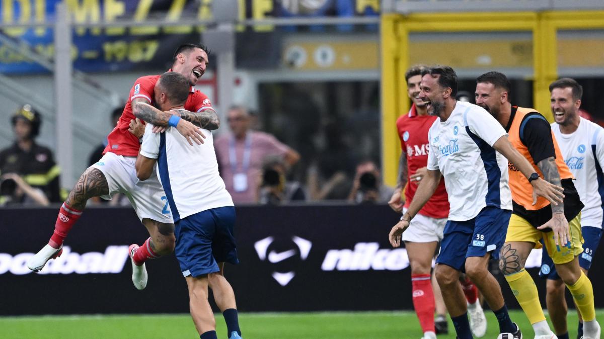 Uno-due letale del Napoli, l'Inter accorcia subito: 6 minuti di fuoco a San Siro