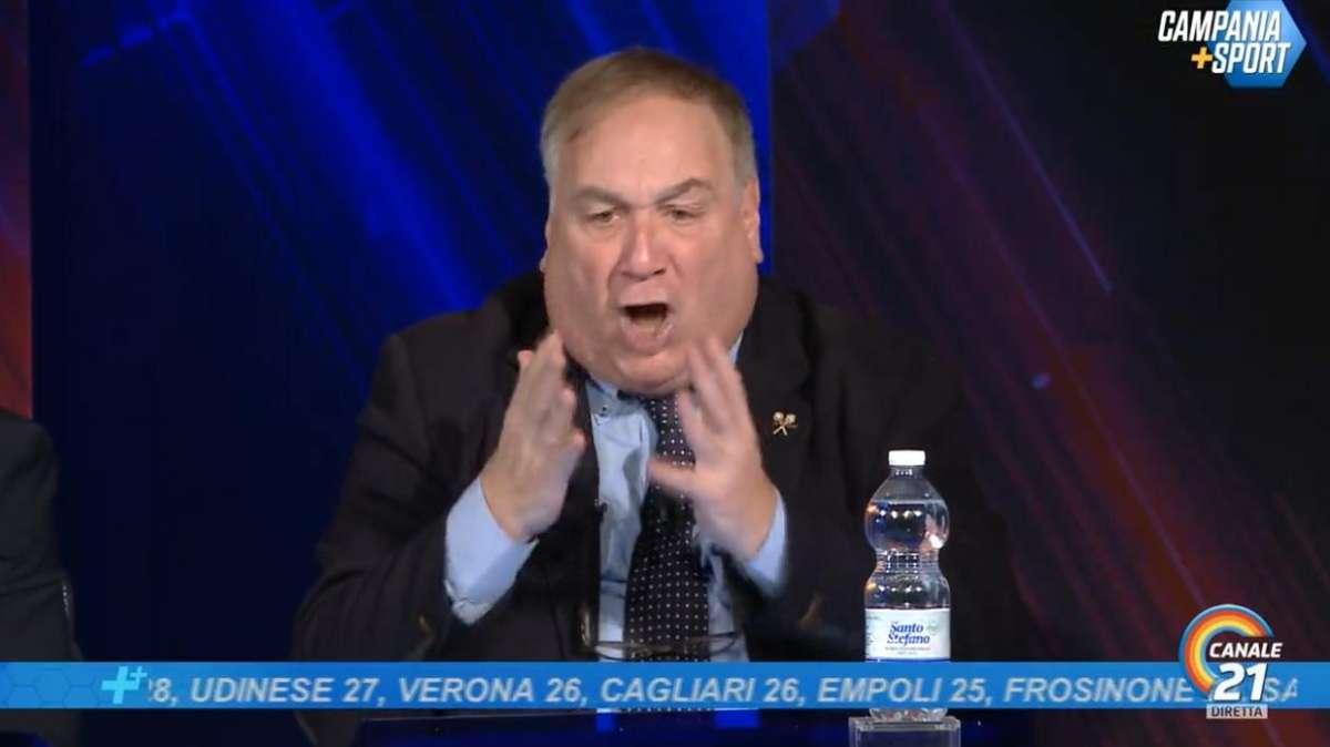 L'editoriale di Chiariello: "Ci stanno rubando il calcio e non ce ne stiamo accorgendo"