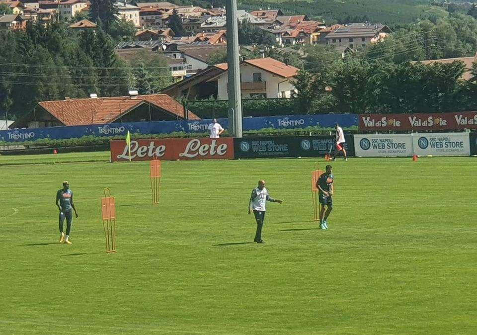 FOTO TN - Posizione inedita per Petagna: Spalletti lo prova con Osimhen in allenamento