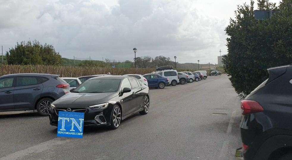 FOTO TN - Edo De Laurentiis arrivato a Castel Volturno: si attende anche ADL