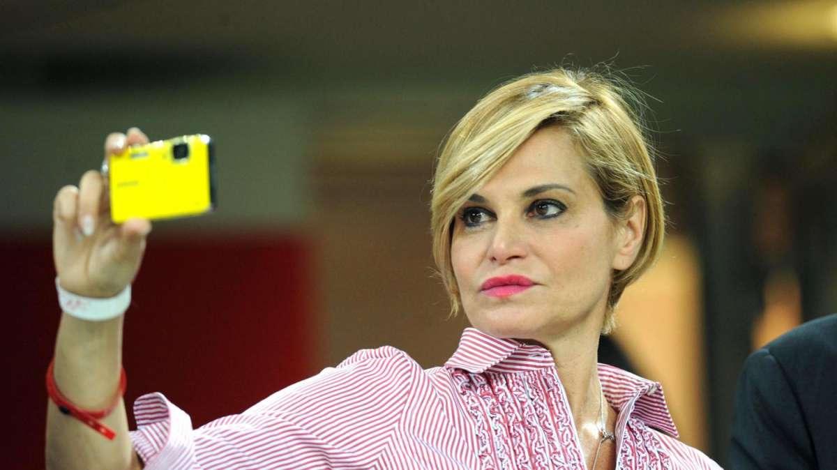 Simona Ventura: “Scudetto? Tifo Napoli o Milan. Basta che non lo vinca la Juventus"