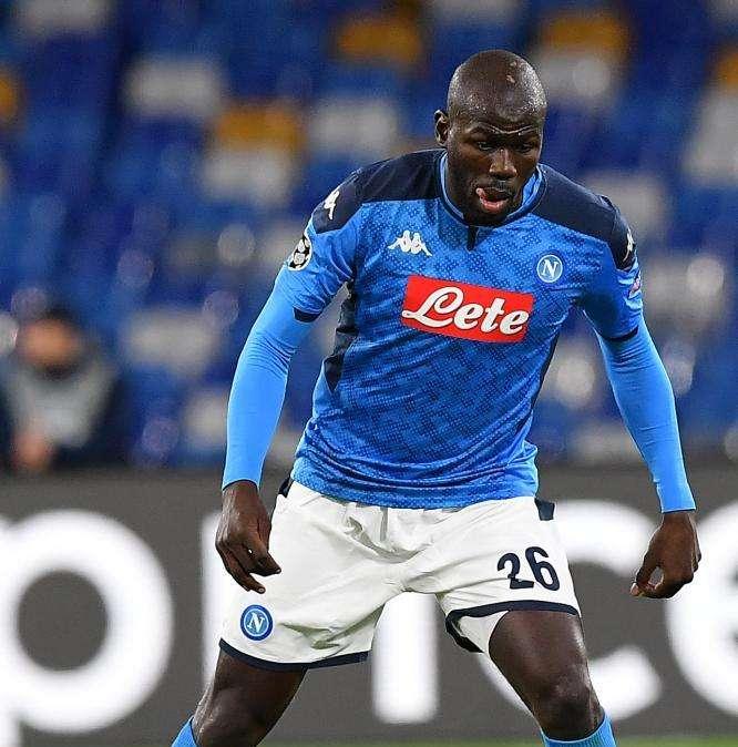 Dall'Inghilterra - Koulibaly, pronta a scatenarsi un'asta: forte pressing del Man Utd