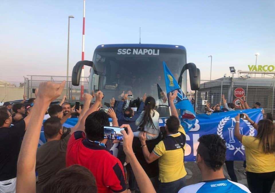 FOTOGALLERY - Il Napoli Club Brindisi accoglie la squadra in Puglia per la trasferta col Lecce