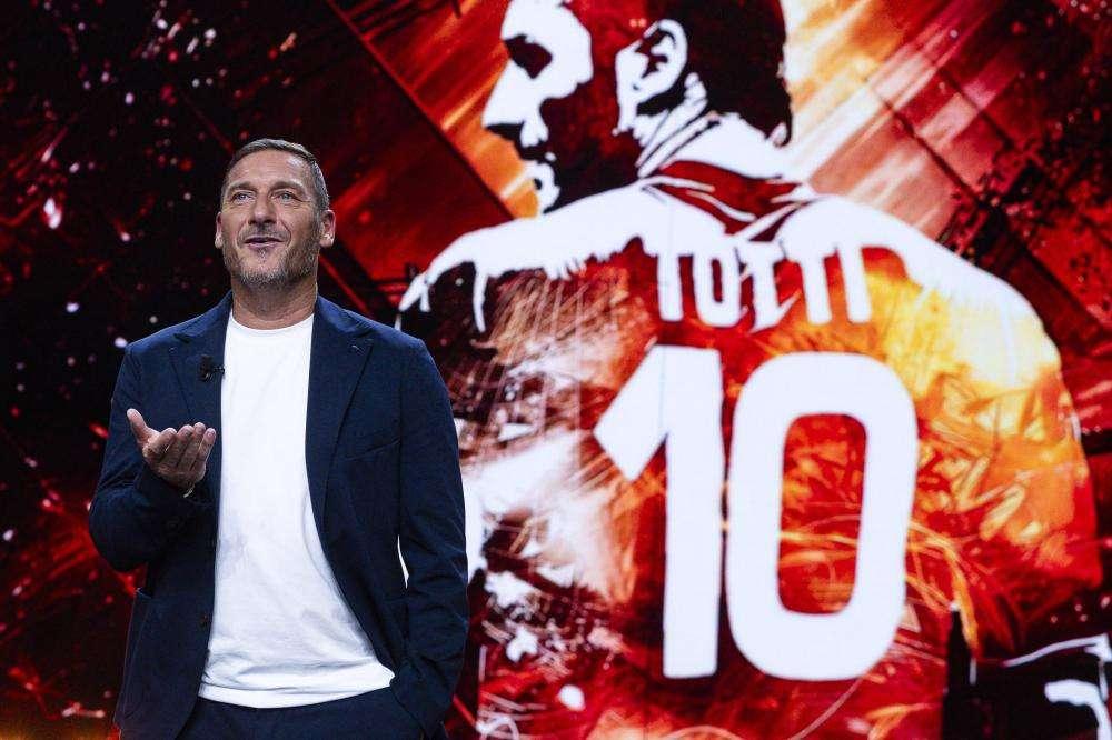 Totti allo scoperto: "Ritorno alla Roma? Ne stiamo parlando! A cena con Gasp..."