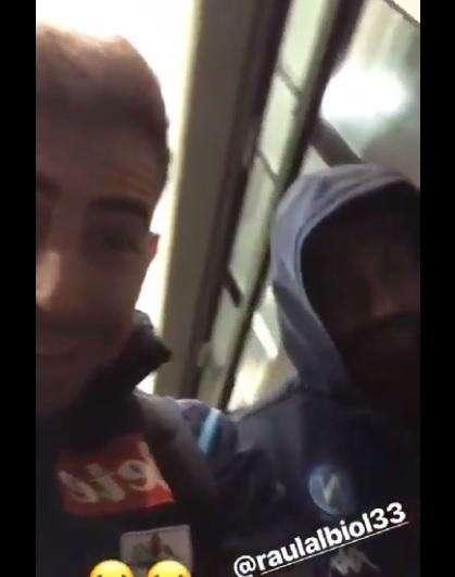 VIDEO - "Come stai, patrón, hai freddo?", "Sto male!": Jorginho e Albiol scherzano su Instagram