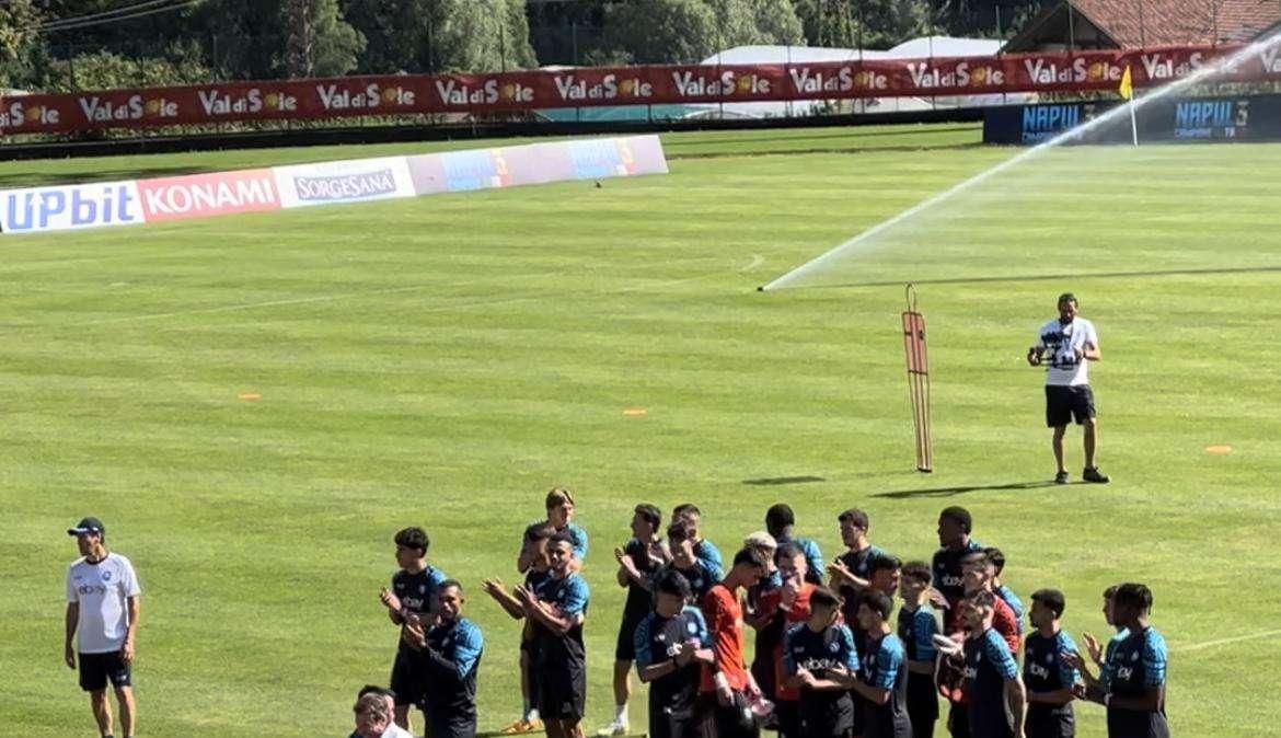 Dimaro da record: in 12 anni ma così tanti tifosi a Carciato per l'allenamento