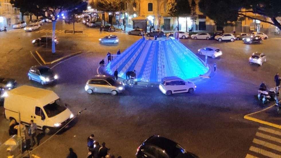 VIDEO - Che bellezza a Portici: Vesuvio azzurro in attesa della matematica per lo Scudetto