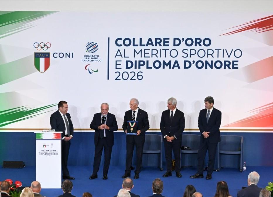 ADL riceve il Collare d'Oro per il Napoli: "Ora milioni di bambini tifano per noi"