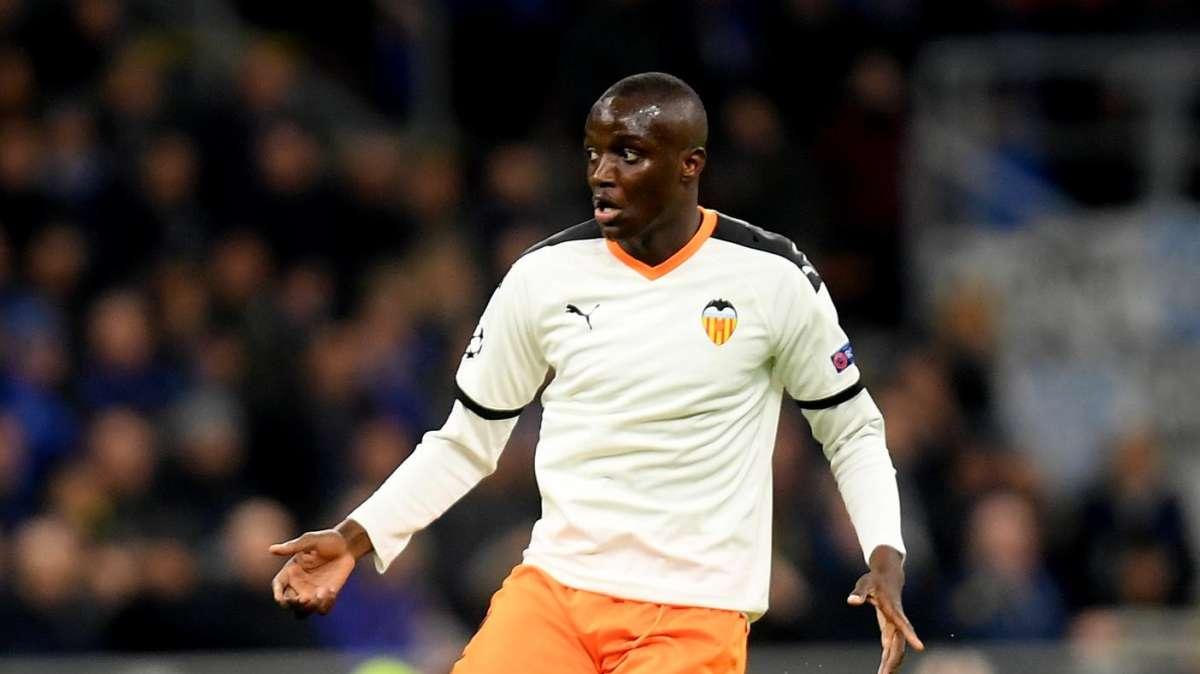 Clamoroso a Cadice, insulti razzisti a Diakhaby: il Valencia abbandona il campo
