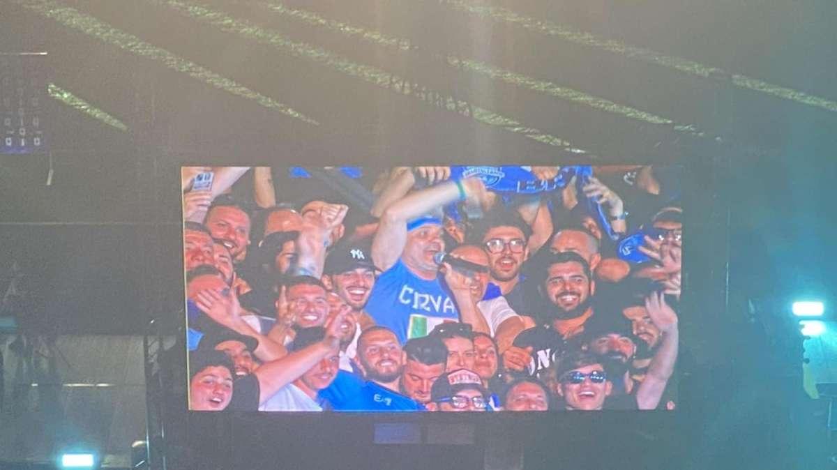 FOTO - Iodice in curva per la festa Scudetto: “Il mio cuore azzurro stava per scoppiare di gioia”
