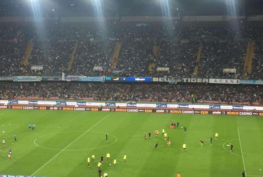 Solita vergogna al San Paolo: i tifosi dell'Inter intonano "Vesuvio lavali col fuoco"