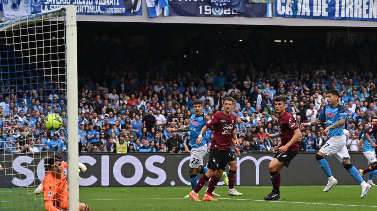 RILEGGI LIVE - Napoli-Salernitana 1-1 (62' Olivera, 84' Dia): pari al Maradona, festa Scudetto rimandata!