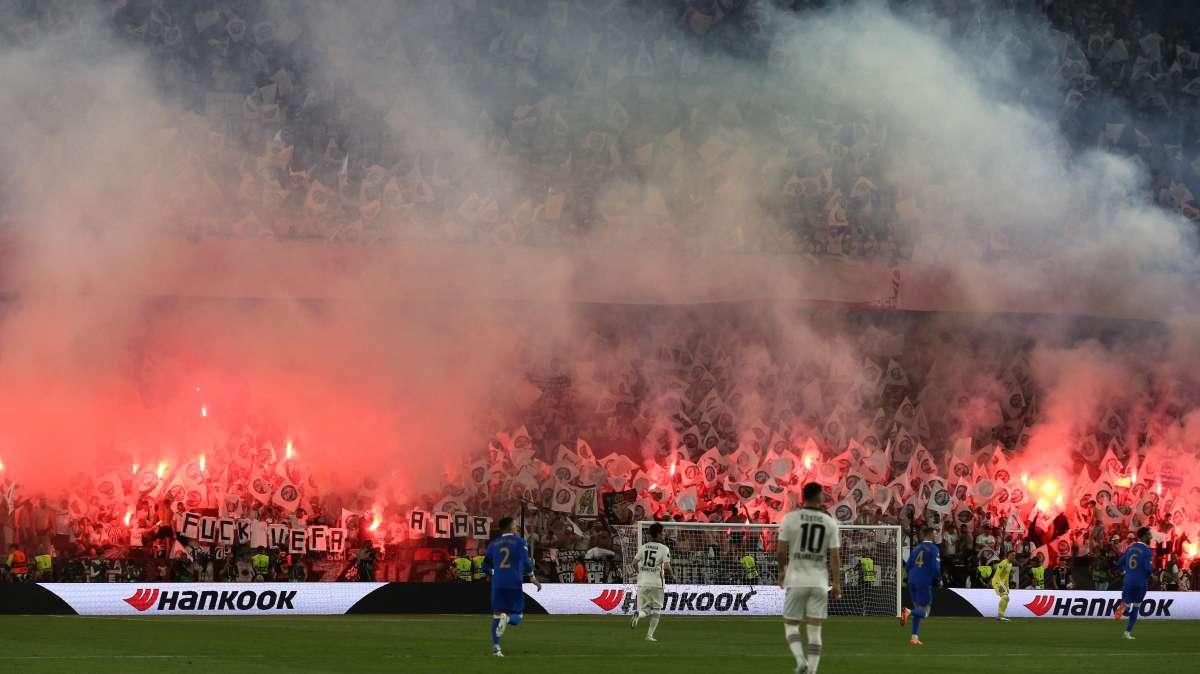 I tifosi dell'Eintracht avevano già devastato una città italiana: il precedente pericoloso