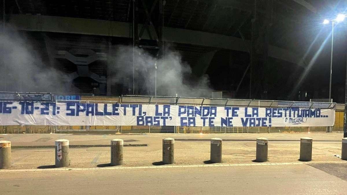 “Striscione vile e infame!”, CdS difende Spalletti: “E’ teppismo intimidatorio”