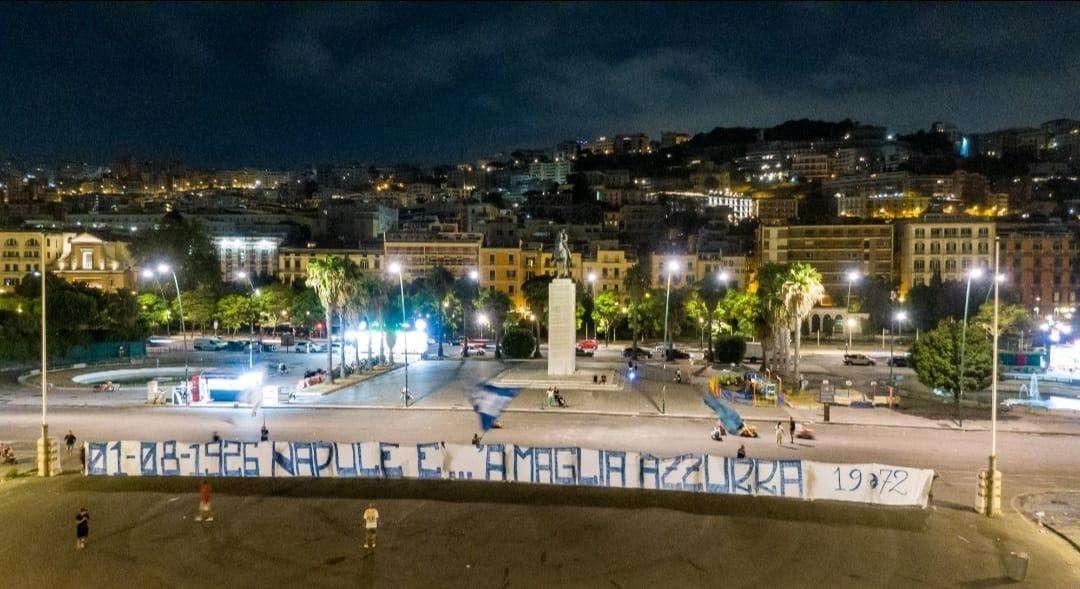 FOTOGALLERY - Il Napoli compie 97 anni, lo striscione e la spettacolare fiaccolata degli Ultras