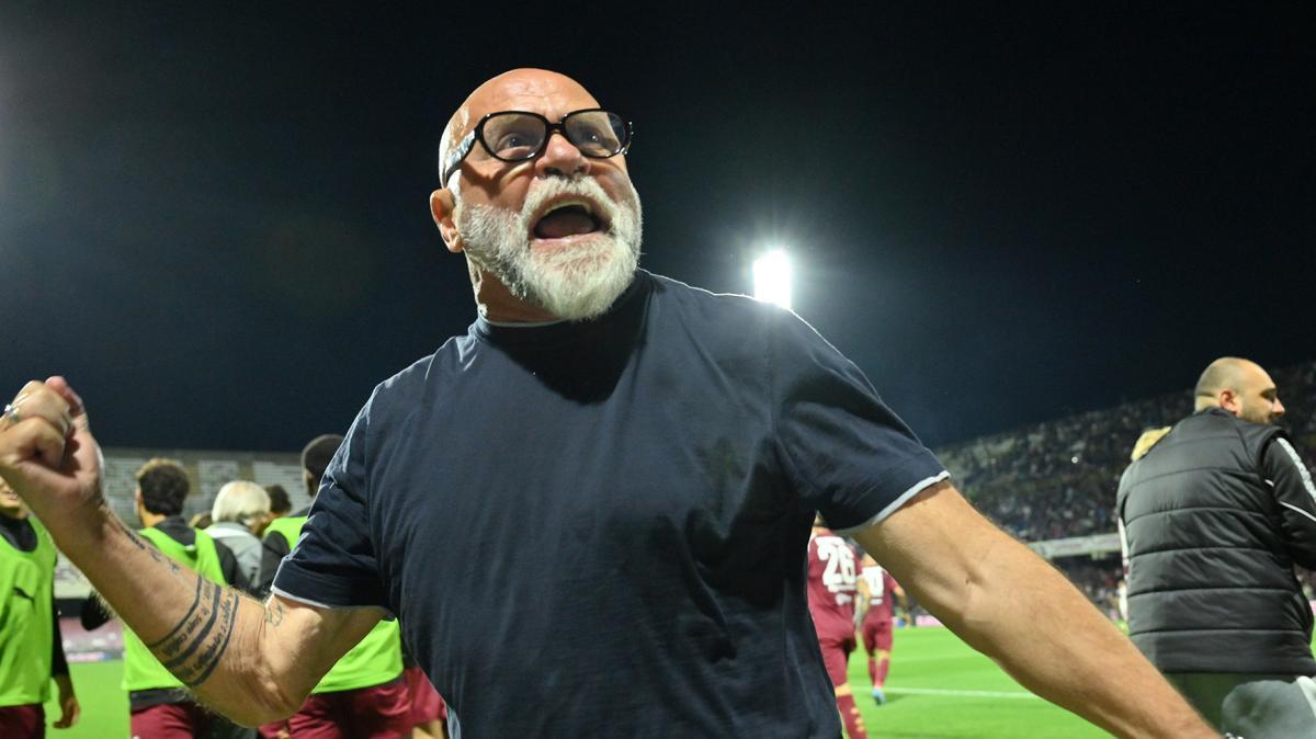 Salernitana in C, ma conferma Cosmi: "La firma è stata simile a un parto. Ora sono felice"