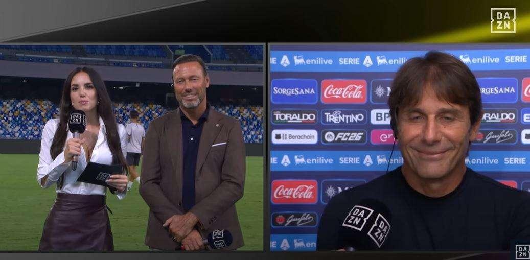 "Buongiorno come sta?", Conte fraintende: "Chi, io? Ah no...", e scoppia a ridere