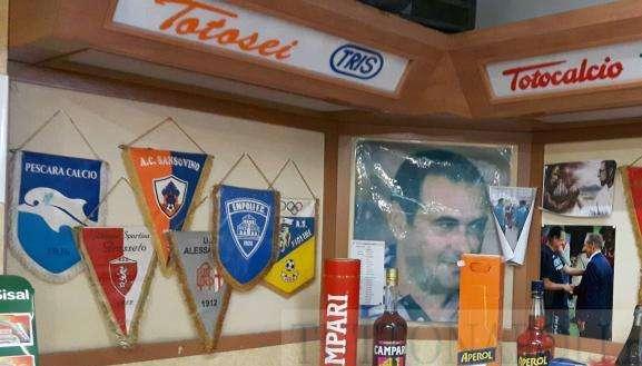 ESCLUSIVA – Il Circolo di Matassino racconta Sarri: “Il caffè doppio, il passato da difensore, i gesti scaramantici e i dispetti agli amici juventini”