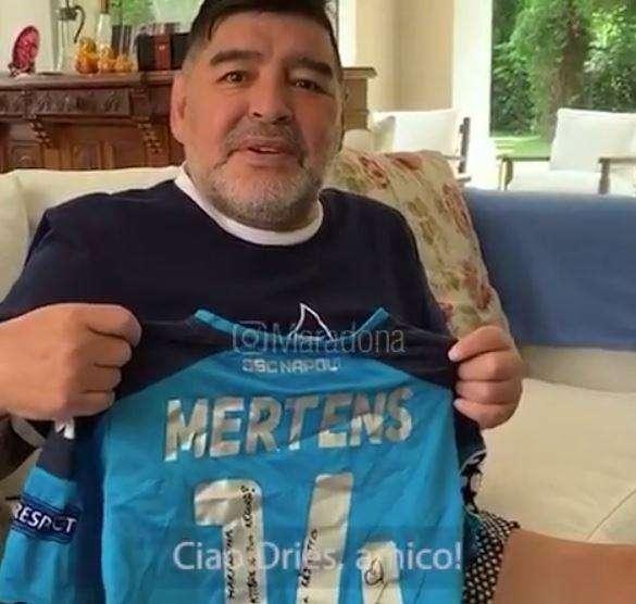 VIDEO - Maradona e Mertens, scambio di messaggi: "Orgoglioso di te!", "Grazie per le parole"