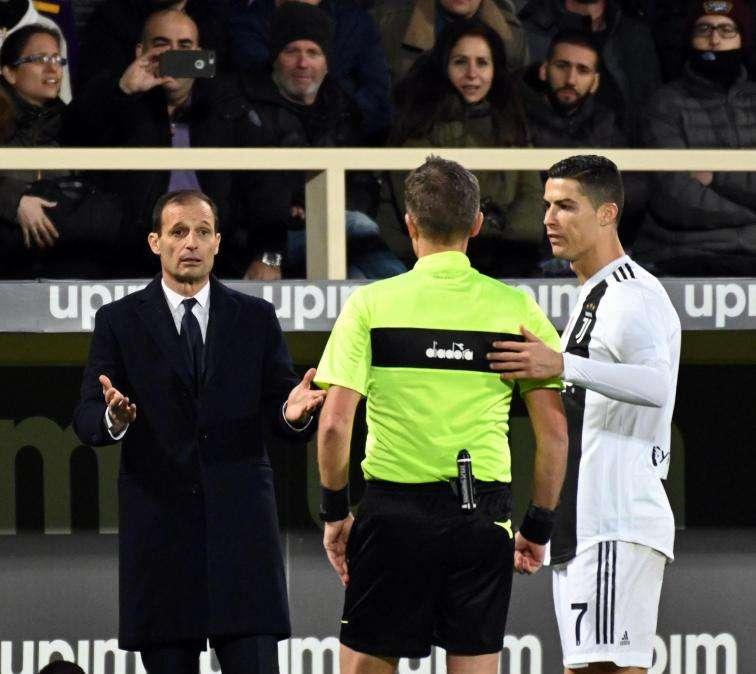Allegri sugli striscioni: "Chi ha scritto certe cose andrebbe arrestato! E' una questione di rispetto..."
