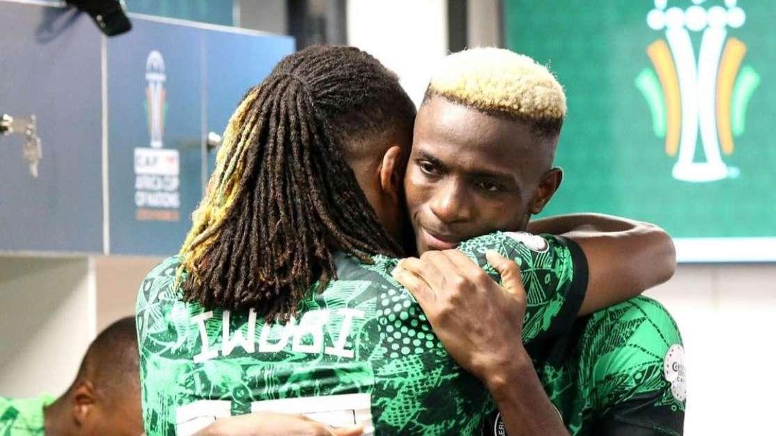 FOTO - Osimhen difende Iwobi sui social: "Alcuni tifosi dovrebbero comportarsi meglio"