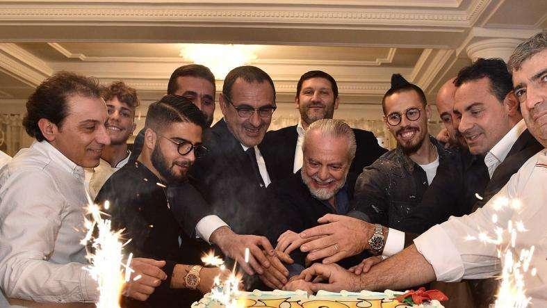 FOTOGALLERY - Cena di Natale: tanti sorrisi tra gli azzurri, spunta un abbraccio Sarri-ADL