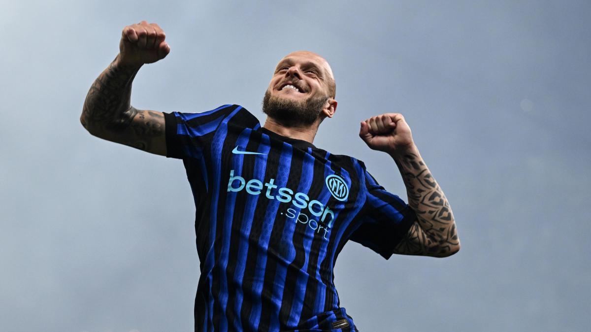 Dimarco succede a McTominay: è l'interista l'MVP della Serie A 2025/26