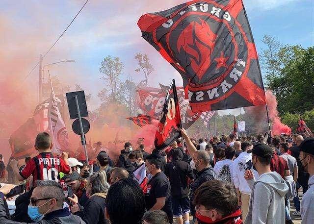 Milan, Curva Sud: "Inizio deludente, sembra di rivivere lo scorso anno"