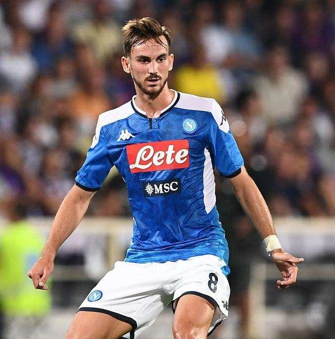 Doppia occasione per Fabiàn, poi Lozano va in gol ma in netta posizione di offside